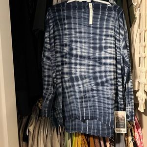 Lululemon back in action long sleeve shirt *Blue*